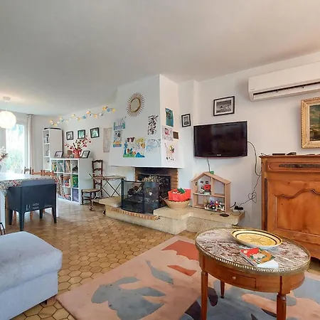 Holiday home Nice Home In Meschers-Sur-Gironde *